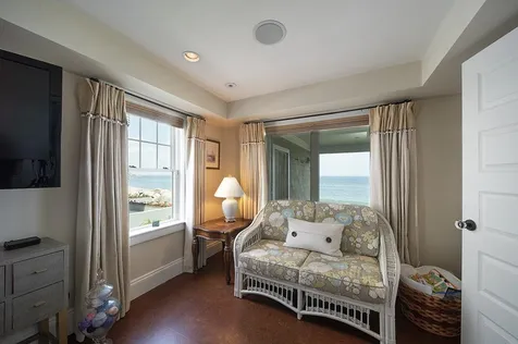 1042 Ocean Boulevard Hampton NH 03842