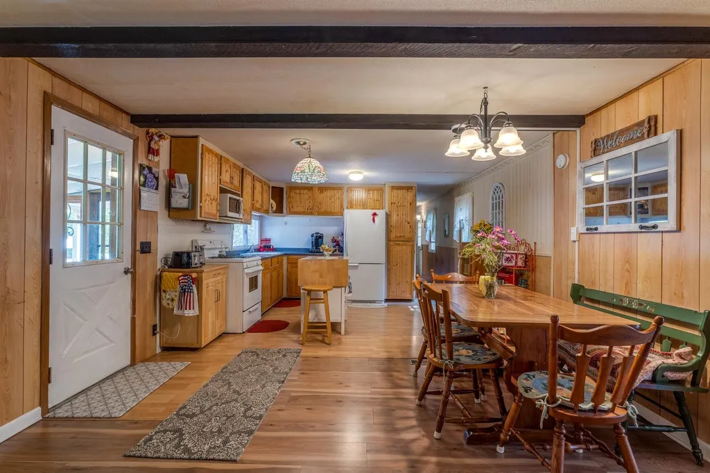 19 Riverside Drive Raymond NH 03077