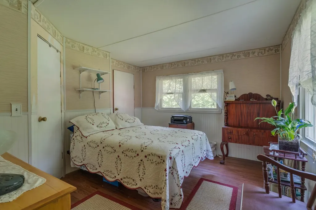 19 Riverside Drive Raymond NH 03077