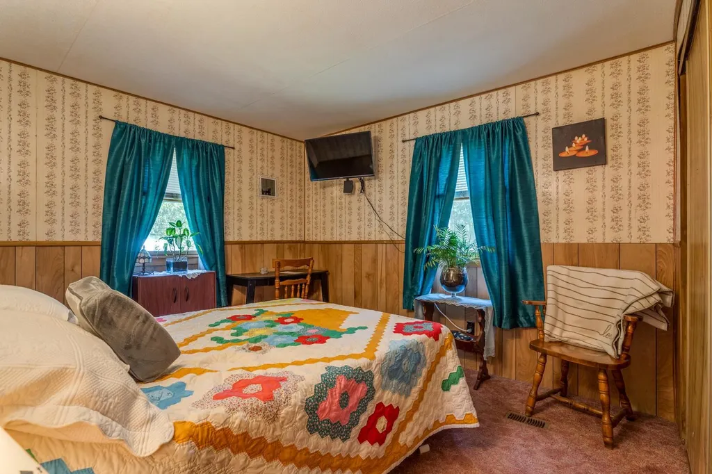 19 Riverside Drive Raymond NH 03077