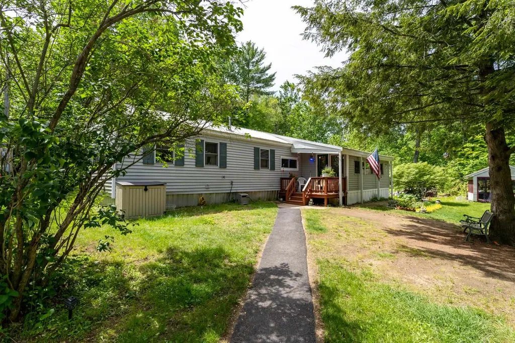 19 Riverside Drive Raymond NH 03077