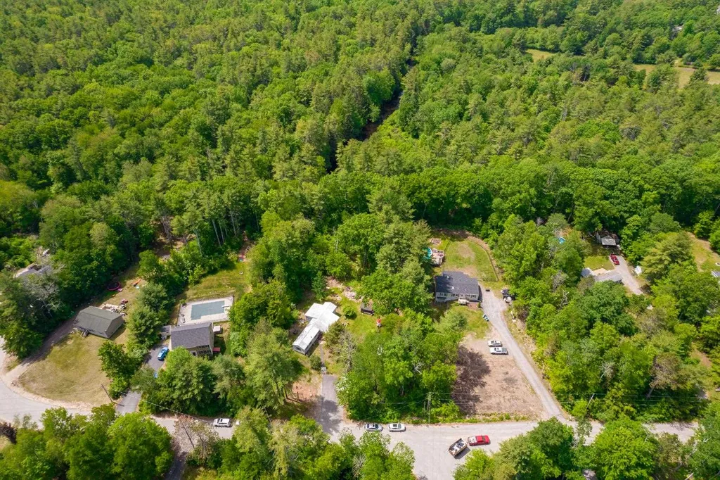 19 Riverside Drive Raymond NH 03077