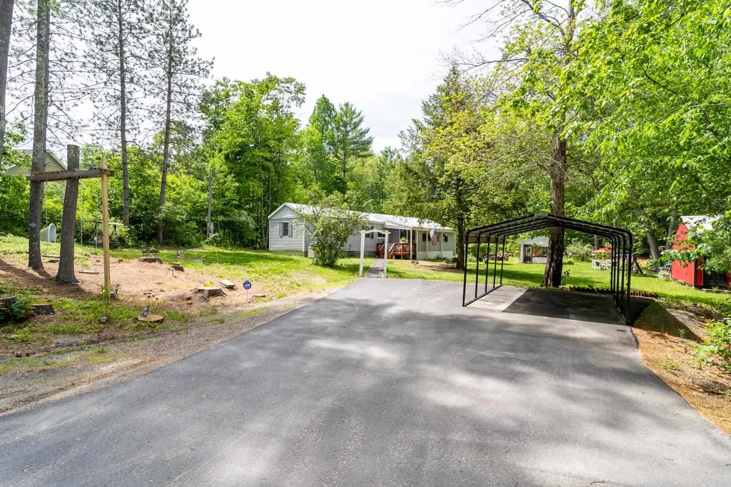19 Riverside Drive Raymond NH 03077