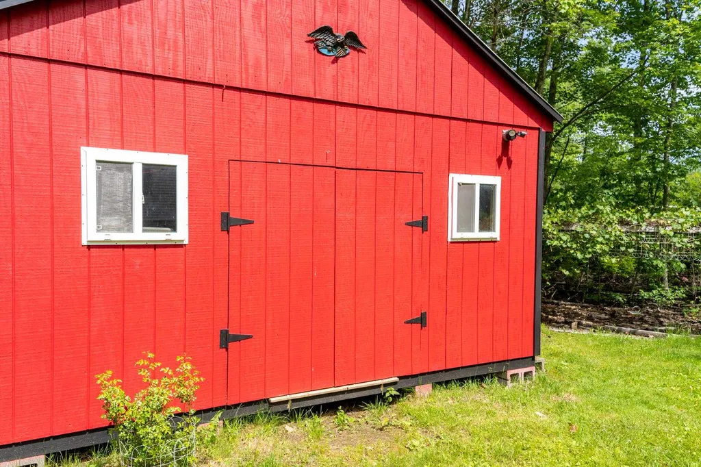 19 Riverside Drive Raymond NH 03077