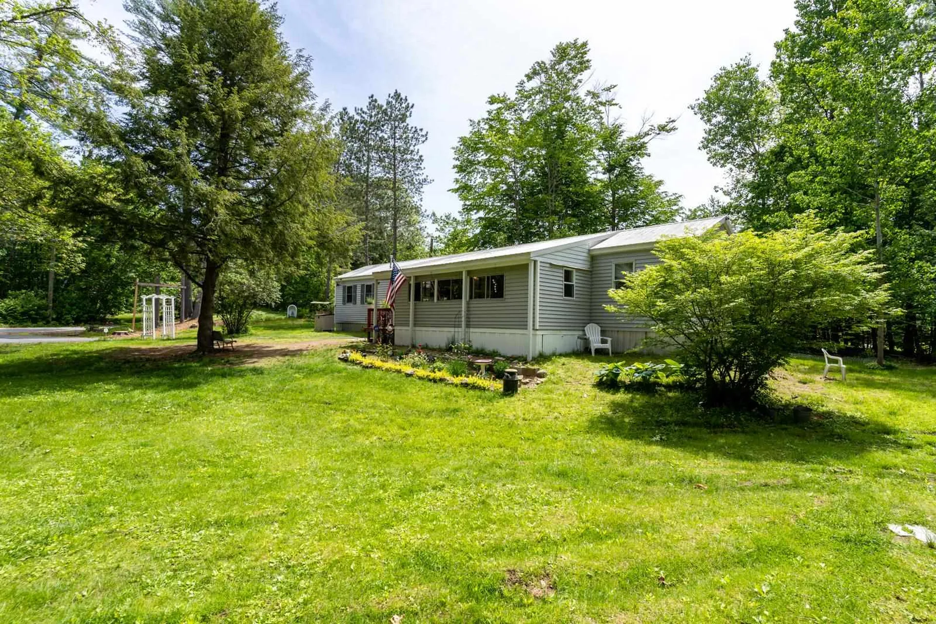 19 Riverside Drive Raymond NH 03077