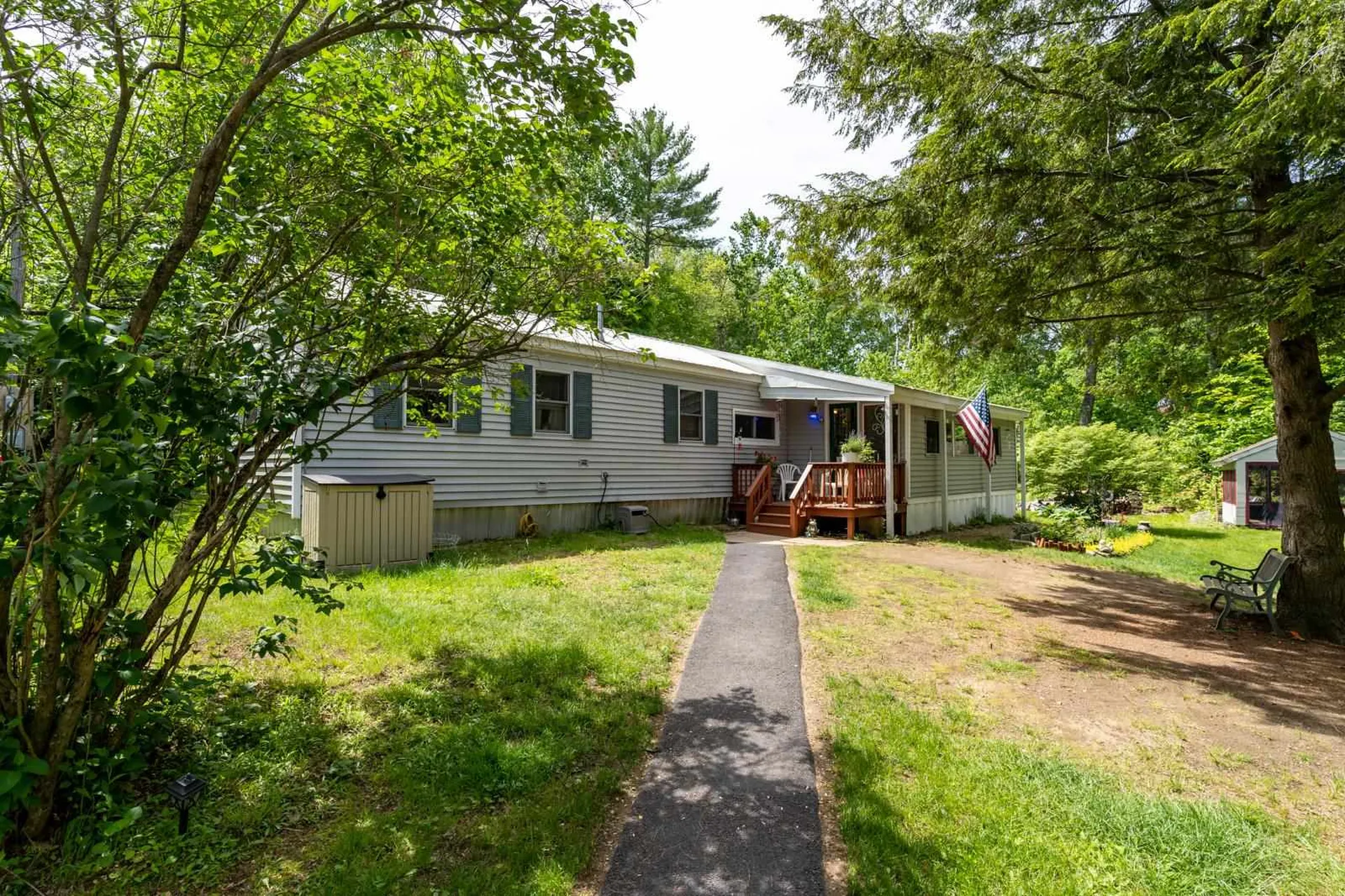 19 Riverside Drive Raymond NH 03077