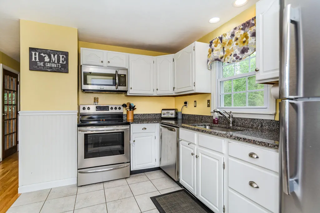 66 Ridge Road Nashua NH 03062