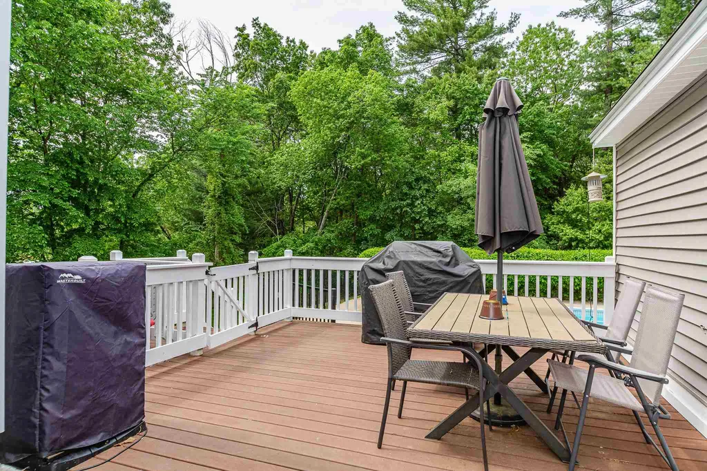 66 Ridge Road Nashua NH 03062