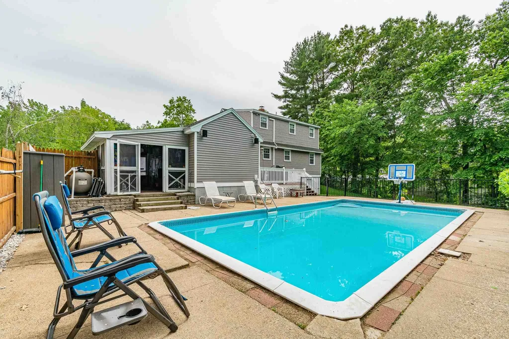 66 Ridge Road Nashua NH 03062