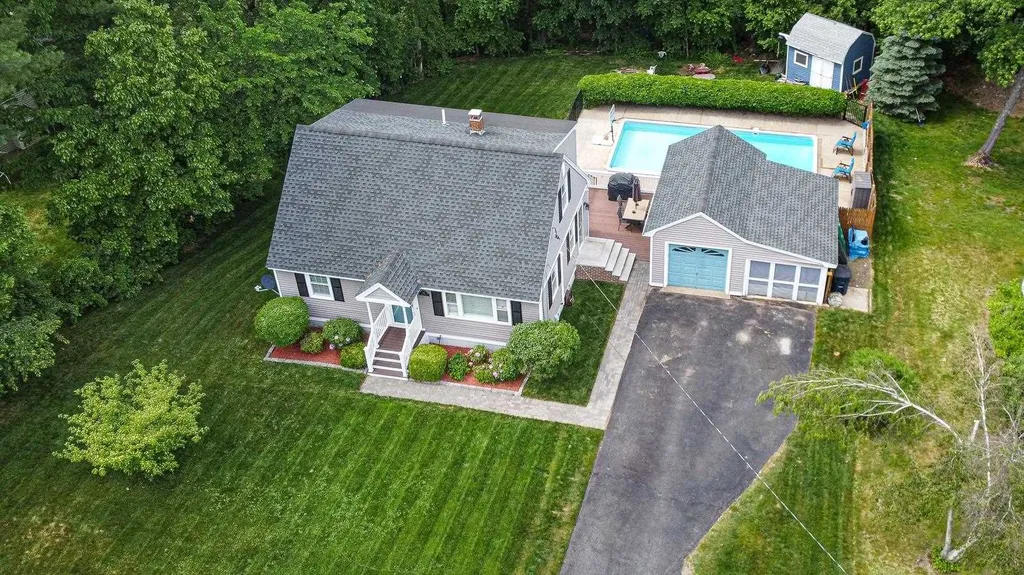 66 Ridge Road Nashua NH 03062