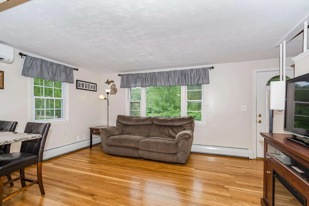 66 Ridge Road Nashua NH 03062