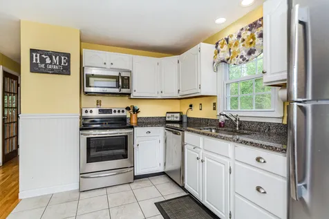 66 Ridge Road Nashua NH 03062