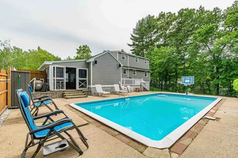 66 Ridge Road Nashua NH 03062