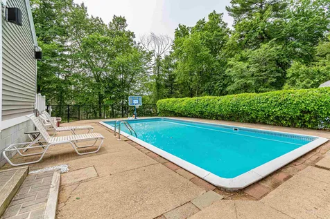 66 Ridge Road Nashua NH 03062
