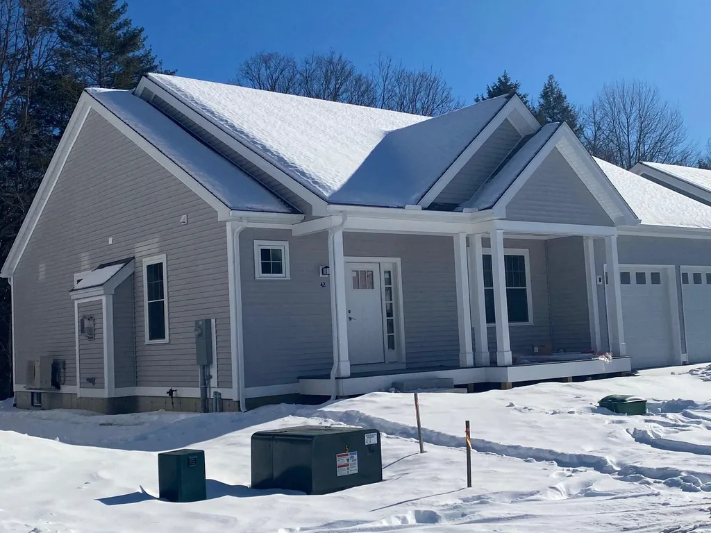 42 Dogwood Circle Lebanon NH 03784