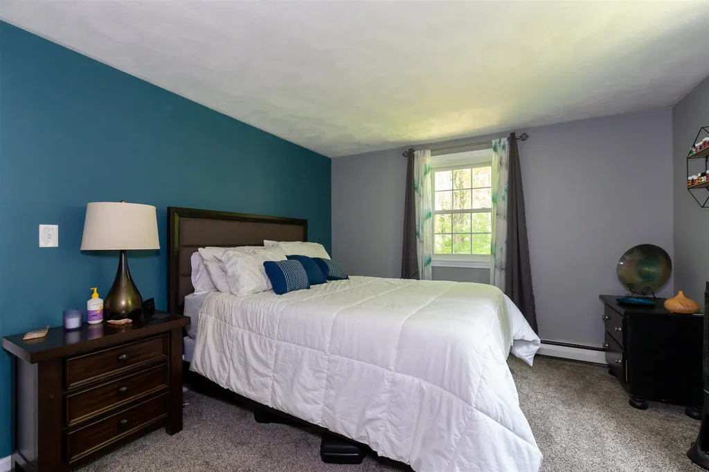 64 Mammoth Road Londonderry NH 03053