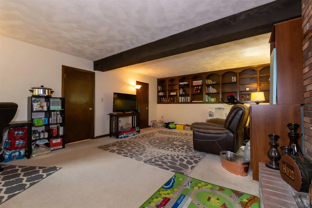 64 Mammoth Road Londonderry NH 03053