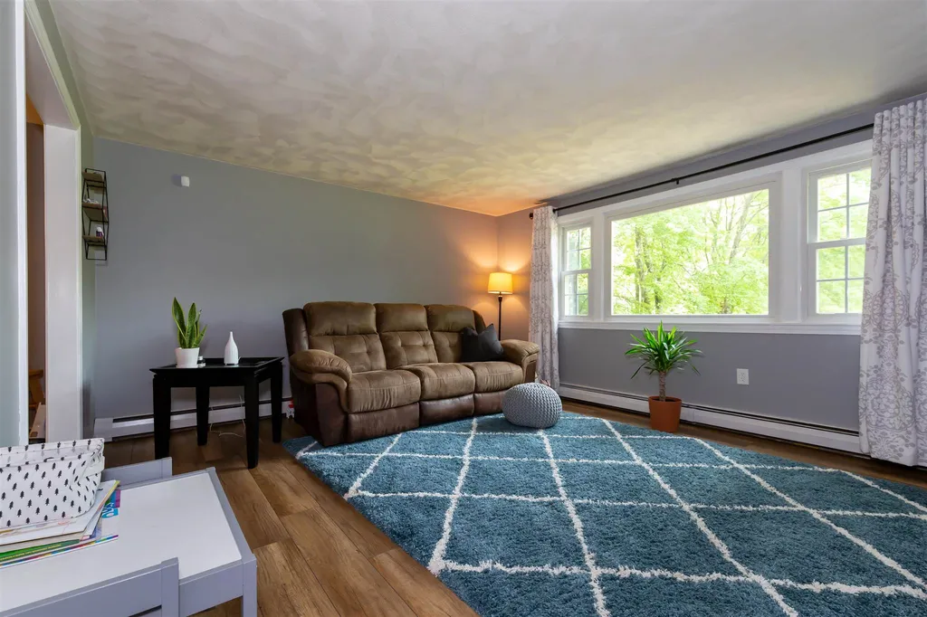 64 Mammoth Road Londonderry NH 03053