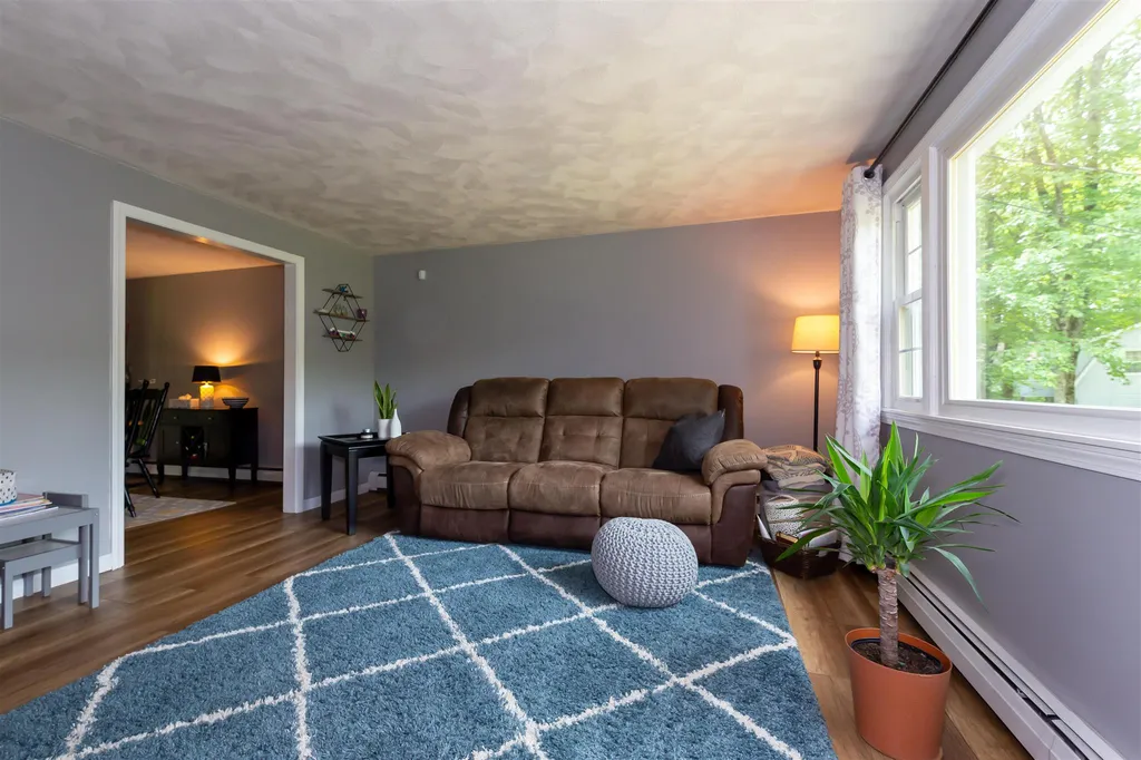 64 Mammoth Road Londonderry NH 03053