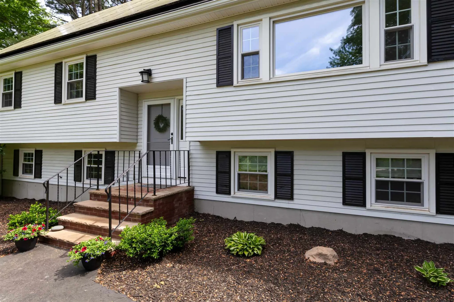 64 Mammoth Road Londonderry NH 03053