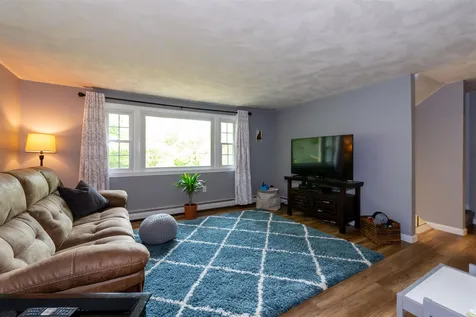 64 Mammoth Road Londonderry NH 03053