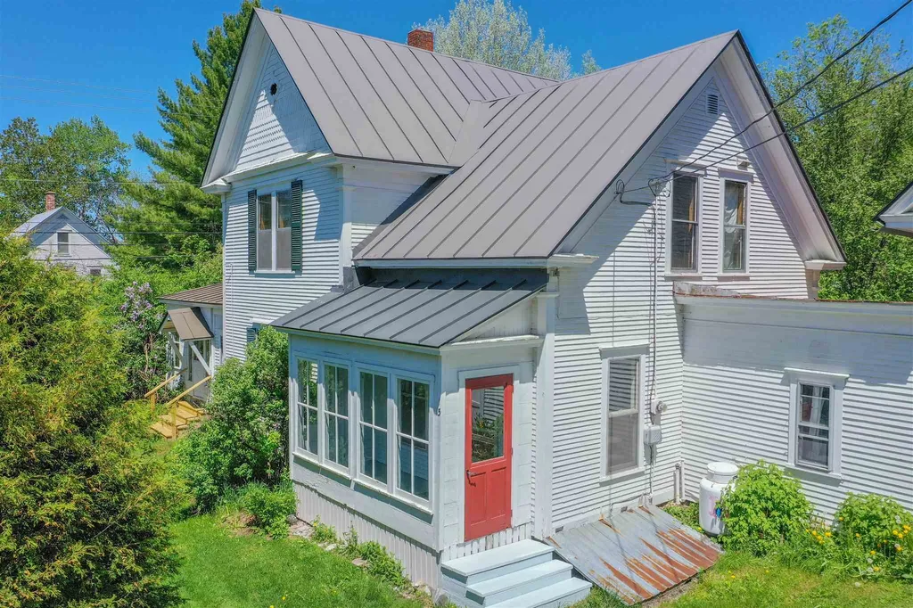 15 Wakefield Street Hardwick, VT Montpelier, Barre, and Northfield