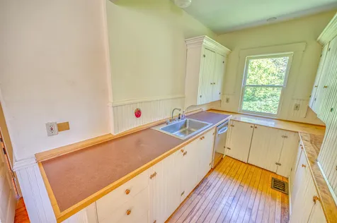 15 Wakefield Street Hardwick VT 05843