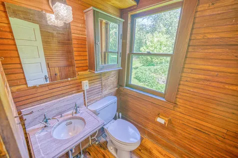 15 Wakefield Street Hardwick VT 05843