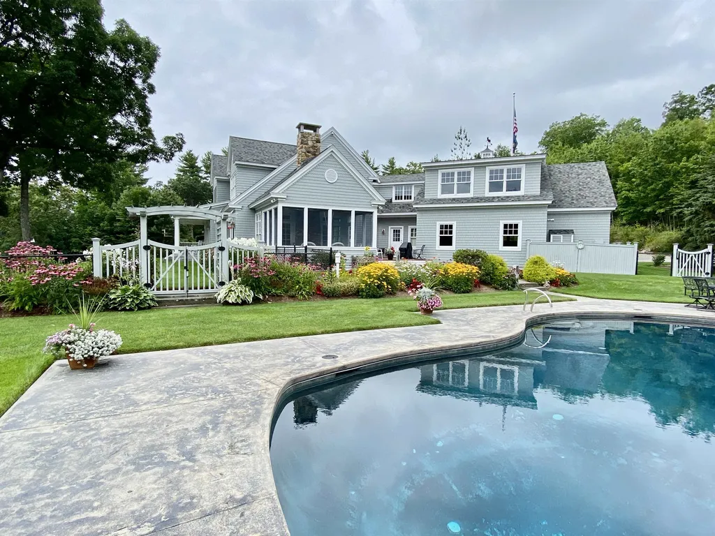 118 Square Hill Wolfeboro NH 03894