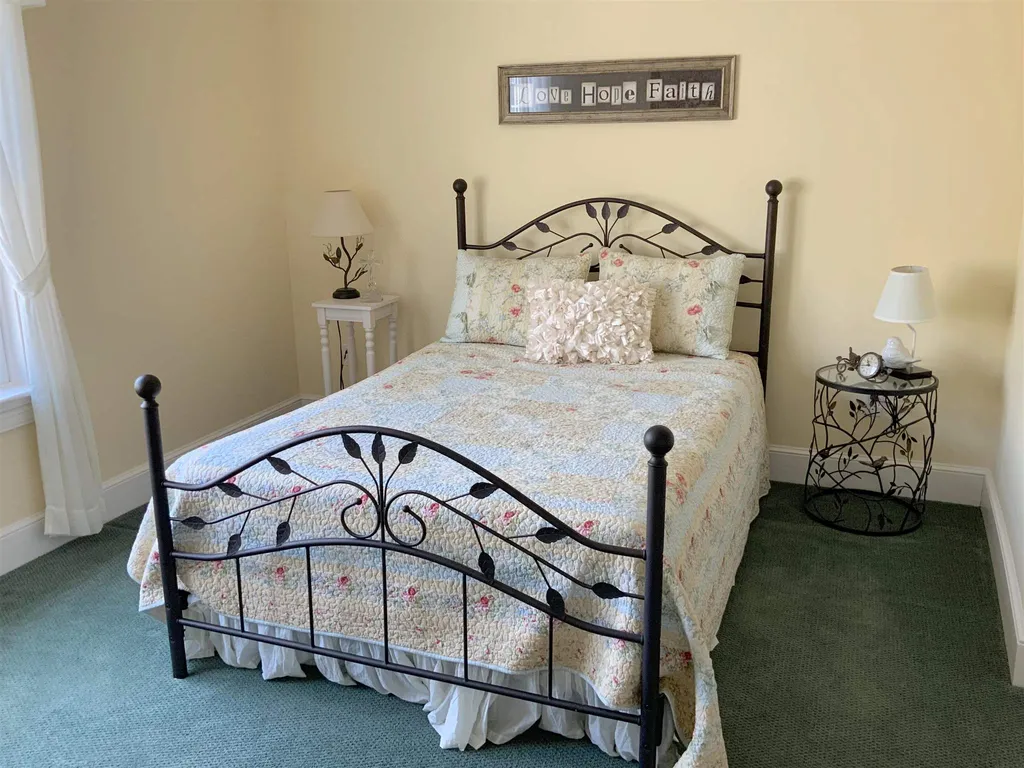 118 Square Hill Wolfeboro NH 03894