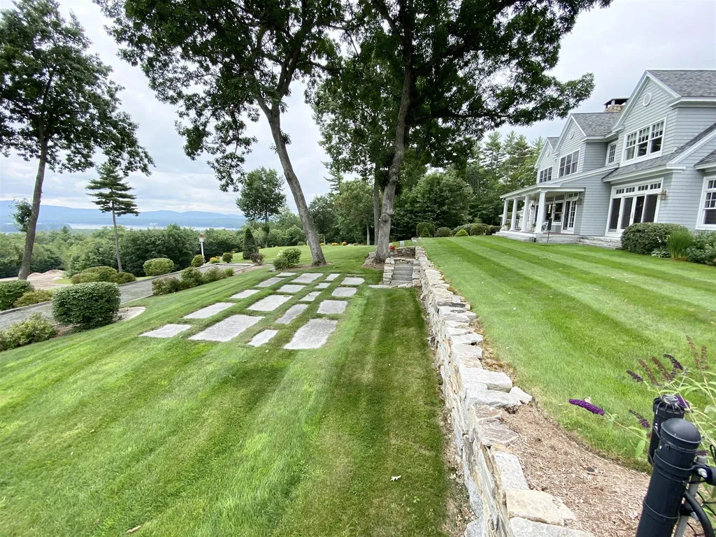 118 Square Hill Wolfeboro NH 03894