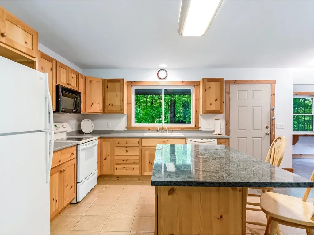 657 Charlotte Road Hinesburg VT 05461