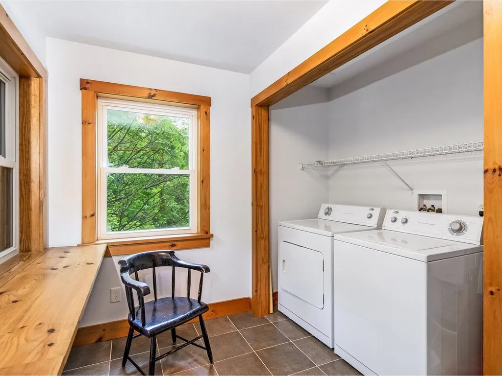 657 Charlotte Road Hinesburg VT 05461