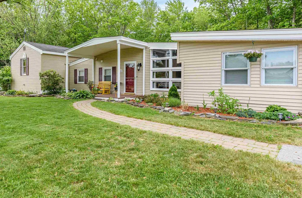 28 Riverdale Avenue Dover NH 03820