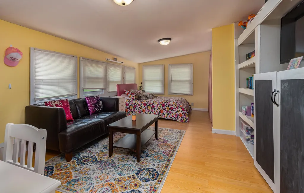 28 Riverdale Avenue Dover NH 03820