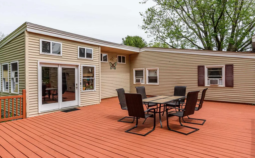 28 Riverdale Avenue Dover NH 03820
