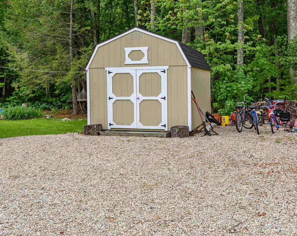28 Riverdale Avenue Dover NH 03820