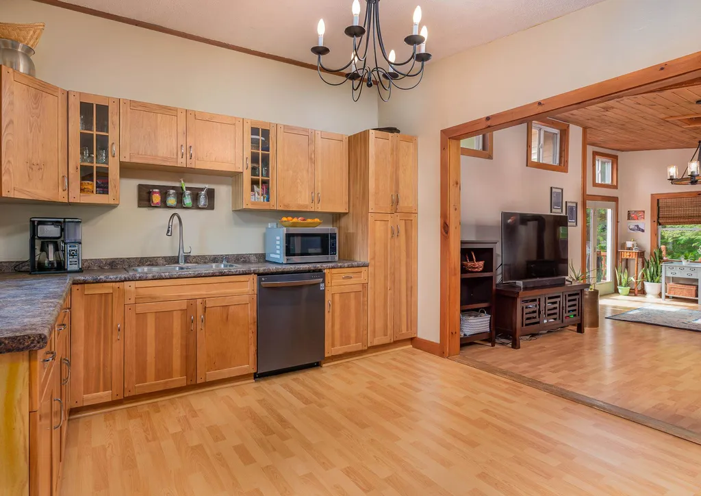 28 Riverdale Avenue Dover NH 03820
