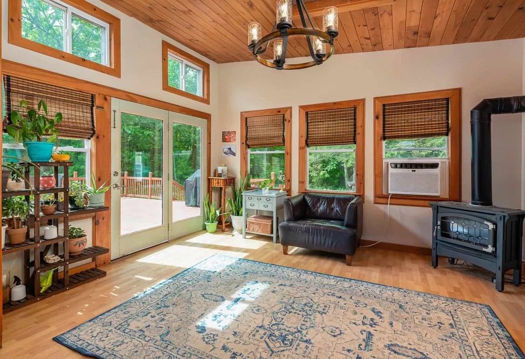 28 Riverdale Avenue Dover NH 03820