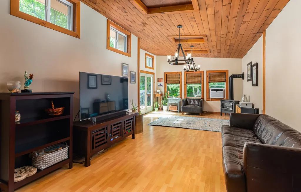 28 Riverdale Avenue Dover NH 03820