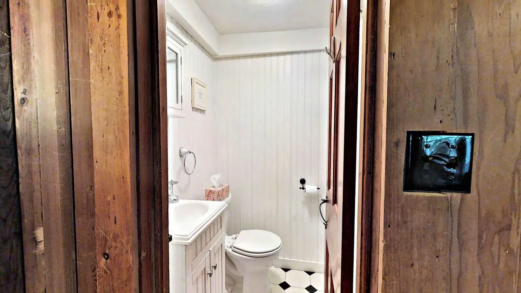 31 Varney Point Road Right Gilford NH 03249