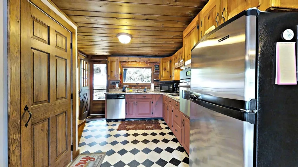 31 Varney Point Road Right Gilford NH 03249