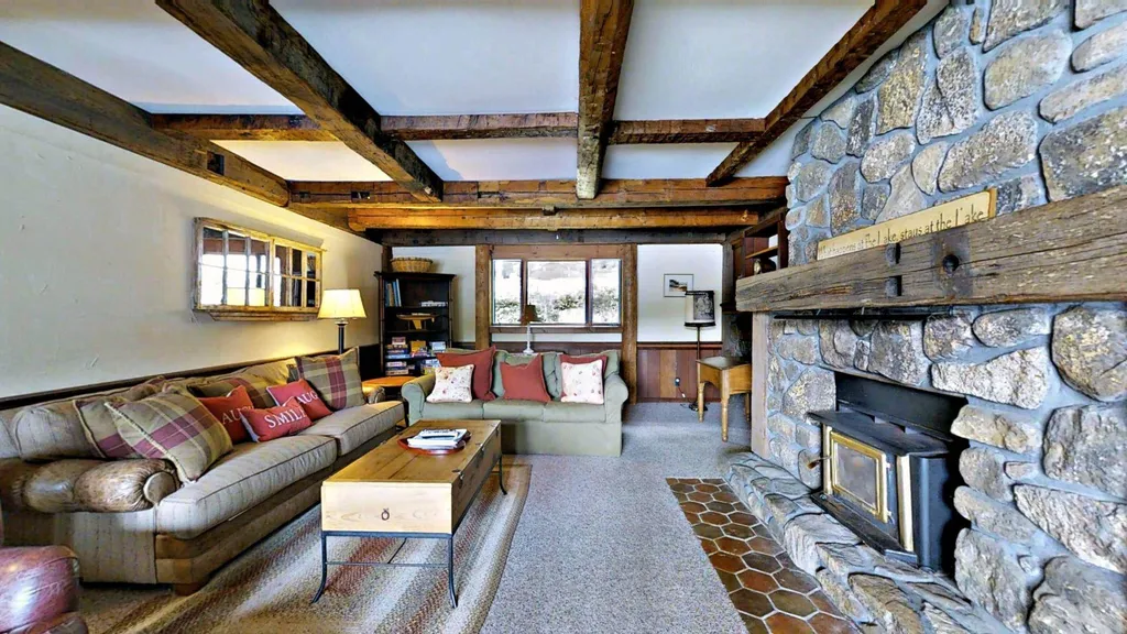 31 Varney Point Road Right Gilford NH 03249