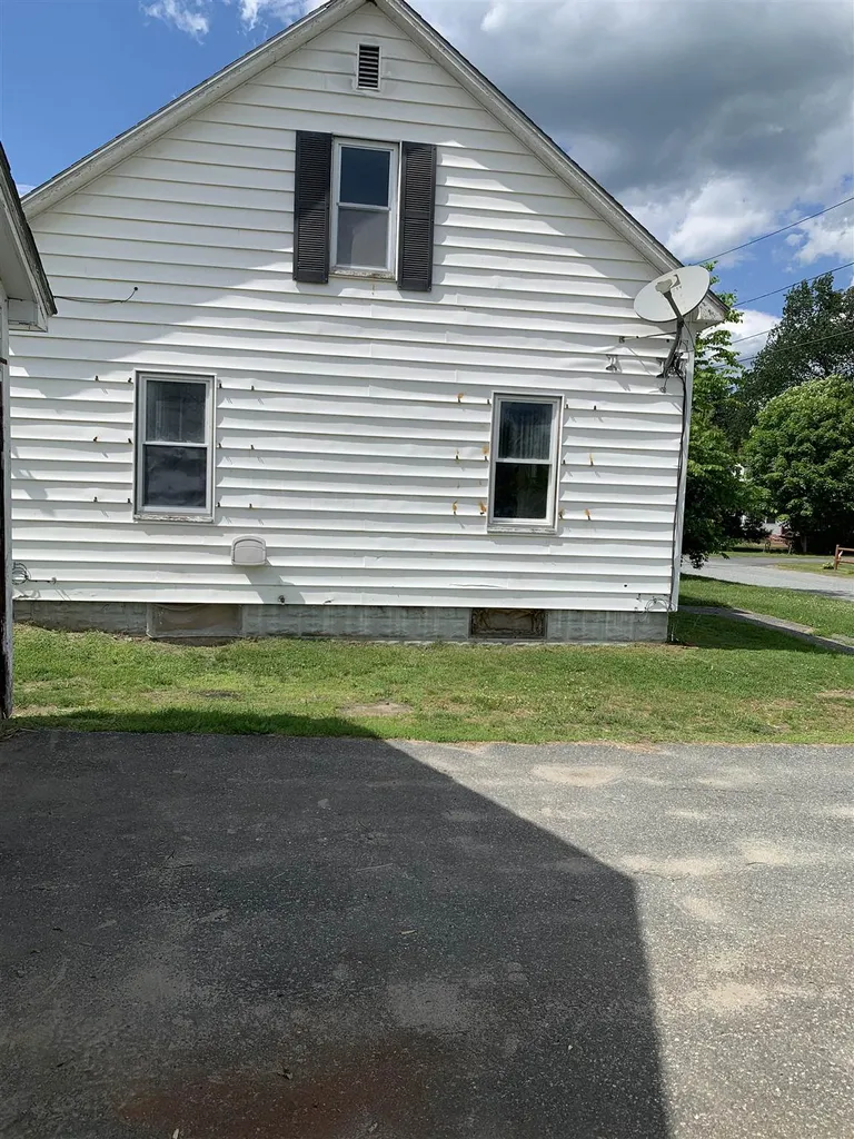21 Providence Avenue Claremont NH 03743