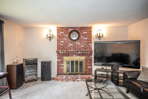 6 Whispering Pines Lane Merrimack NH 03054