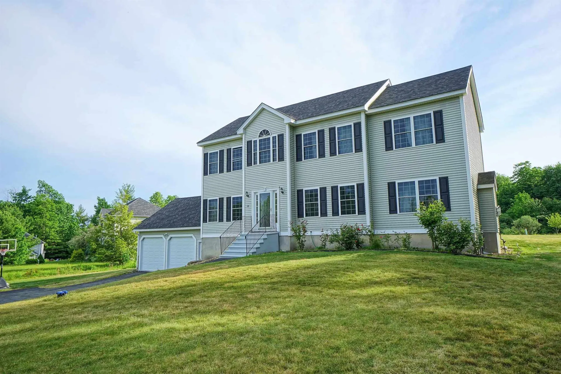 18 Lampton Drive Derry NH 03038
