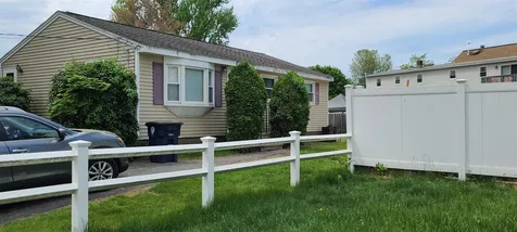 11 Burns Street Nashua NH 03064