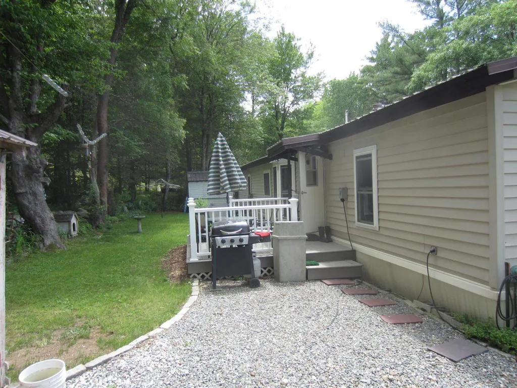 47 Country Way Wilton NH 03086