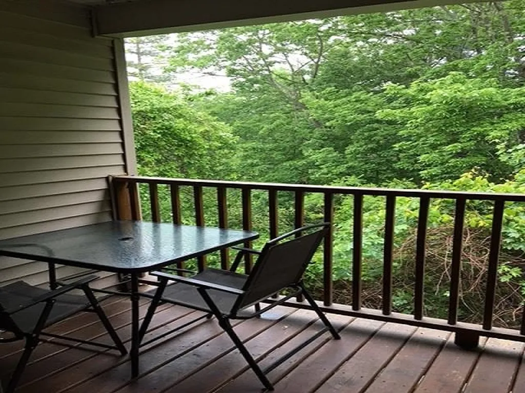 12b Chandler Court Hudson NH 03051