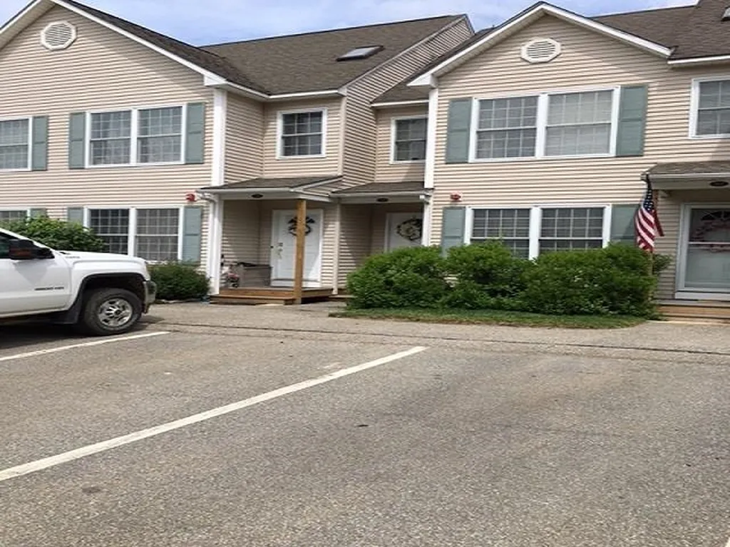 12b Chandler Court Hudson NH 03051